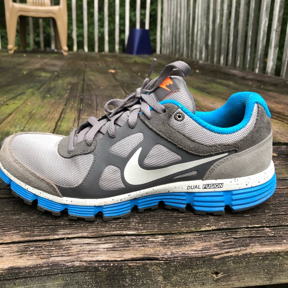 Men’s Nike size 9.5